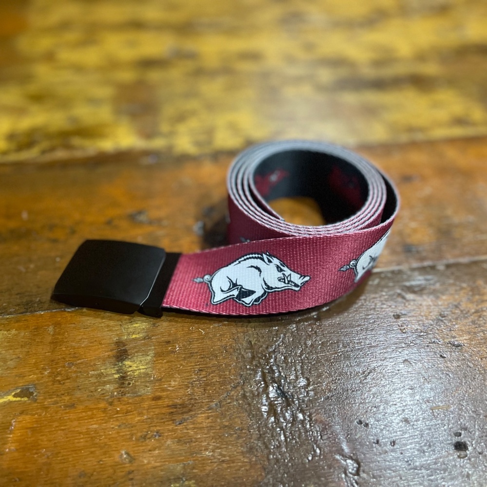 NEW Arkansas Razorback Reversible Cut-to-Fit Webbing Belt